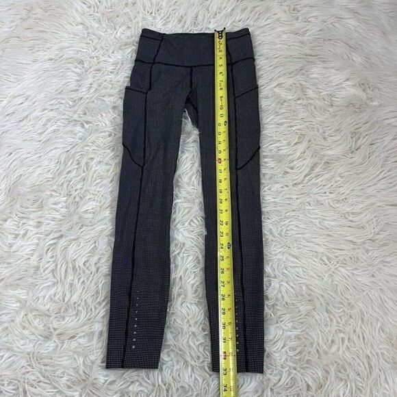 Lululemon Women's Leggings Wunder Polka Dot Size 4 Activewear Black & Grey - Picture 4 of 12